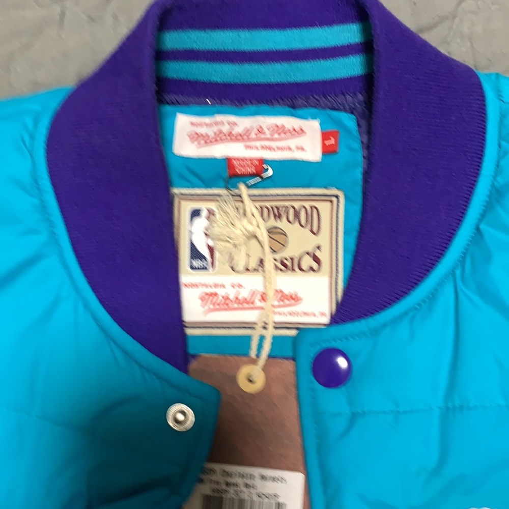 NBA - Picture 3 of 6